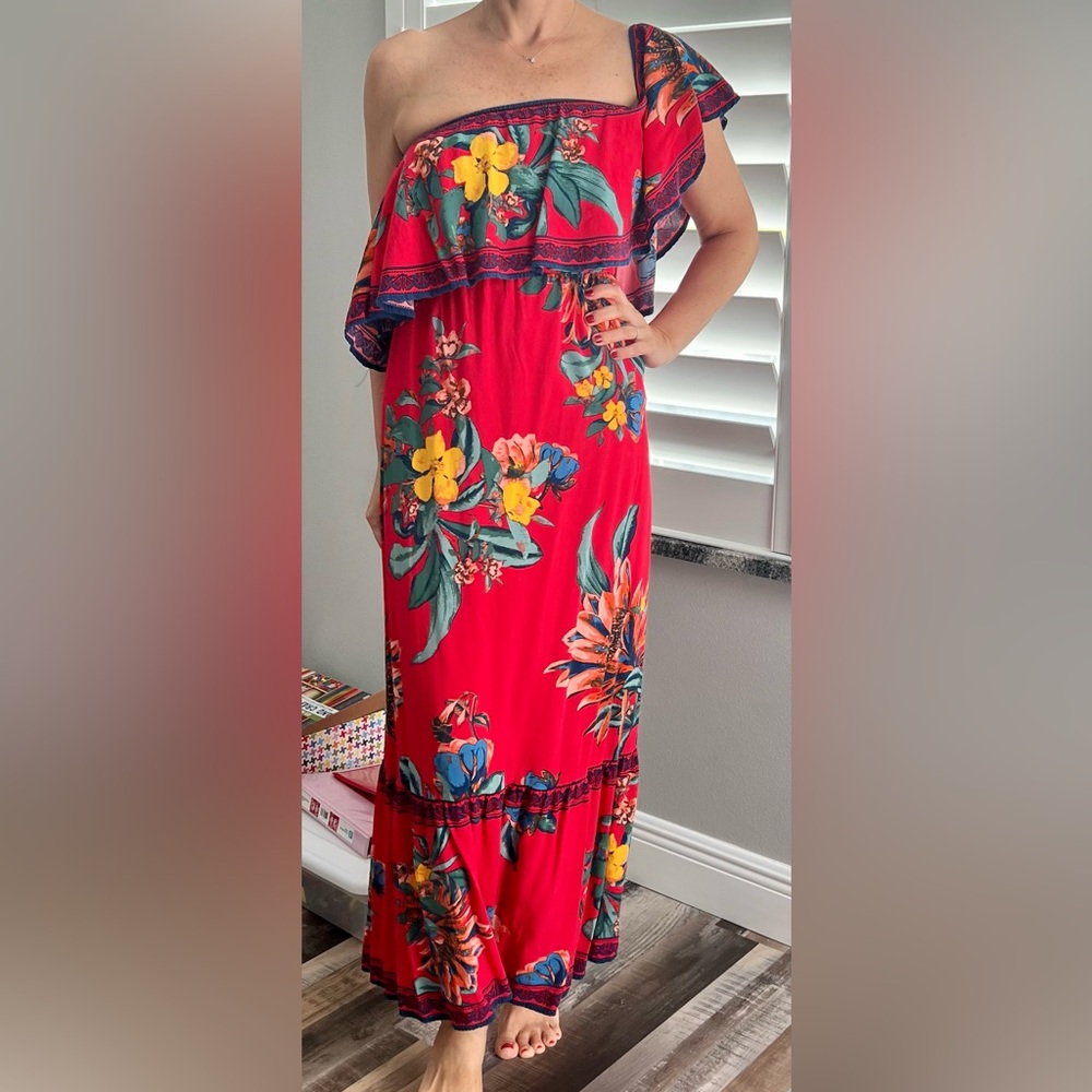 Beautiful maxi dress in perfect condition! Size S
